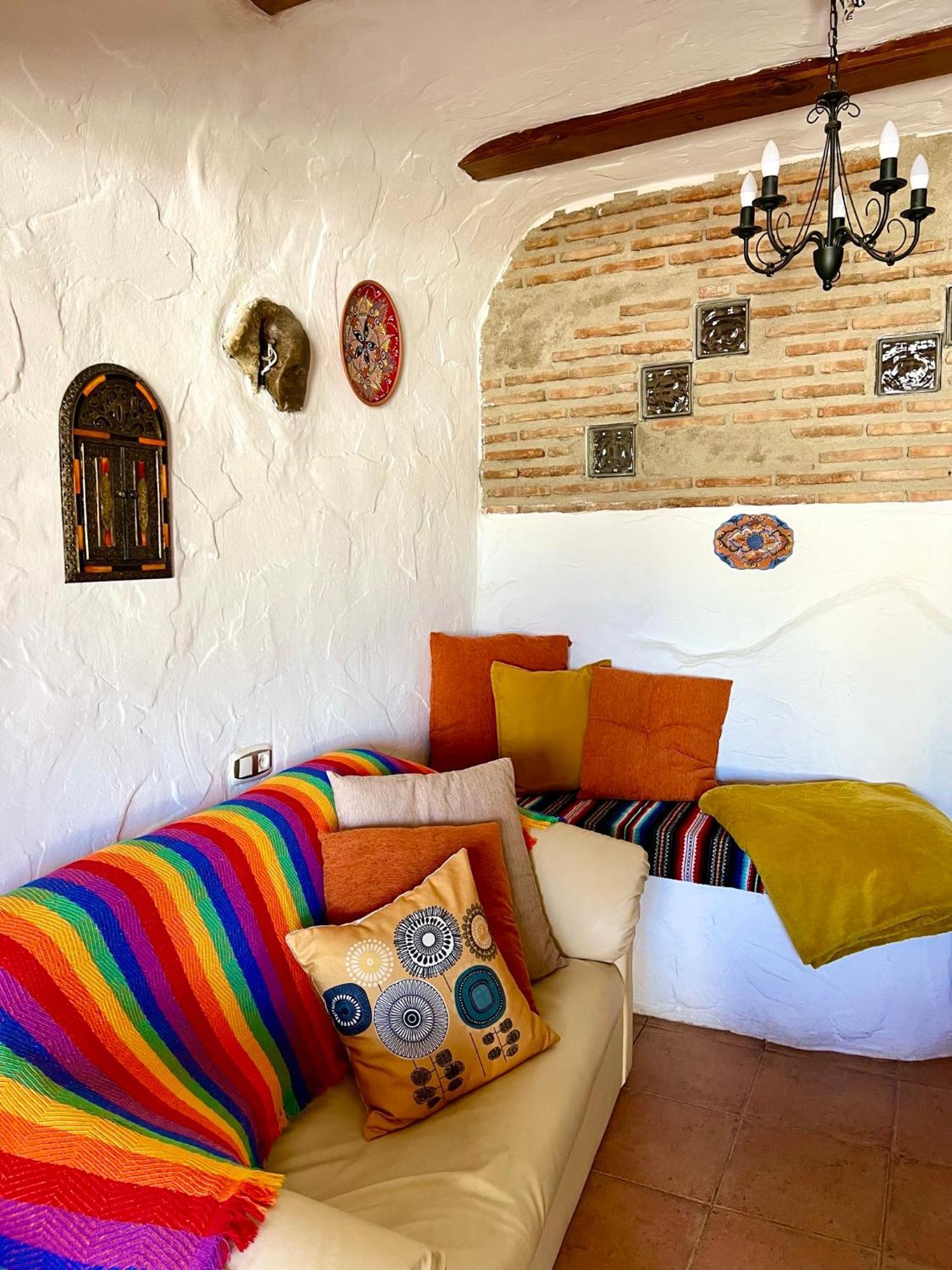 Cuevas De La Paz - Cave House Holidays Лос-Каррионес Номер фото