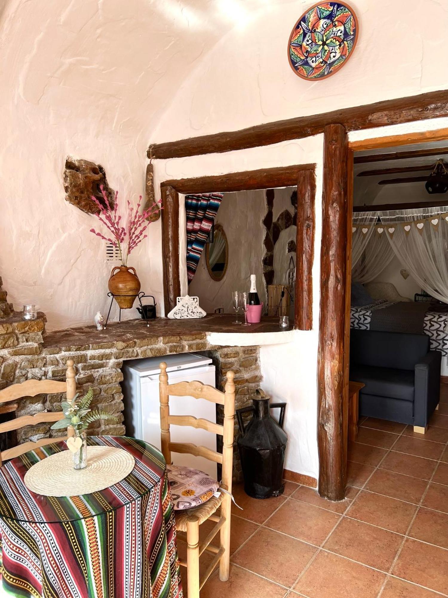 Cuevas De La Paz - Cave House Holidays Лос-Каррионес Номер фото