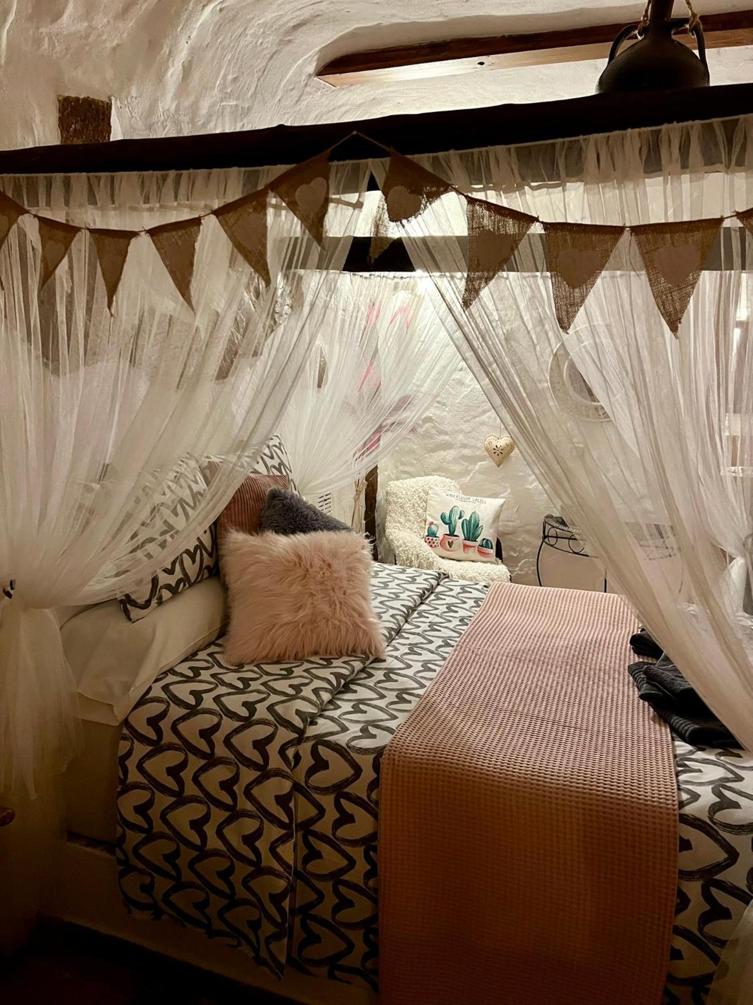 Cuevas De La Paz - Cave House Holidays Лос-Каррионес Экстерьер фото
